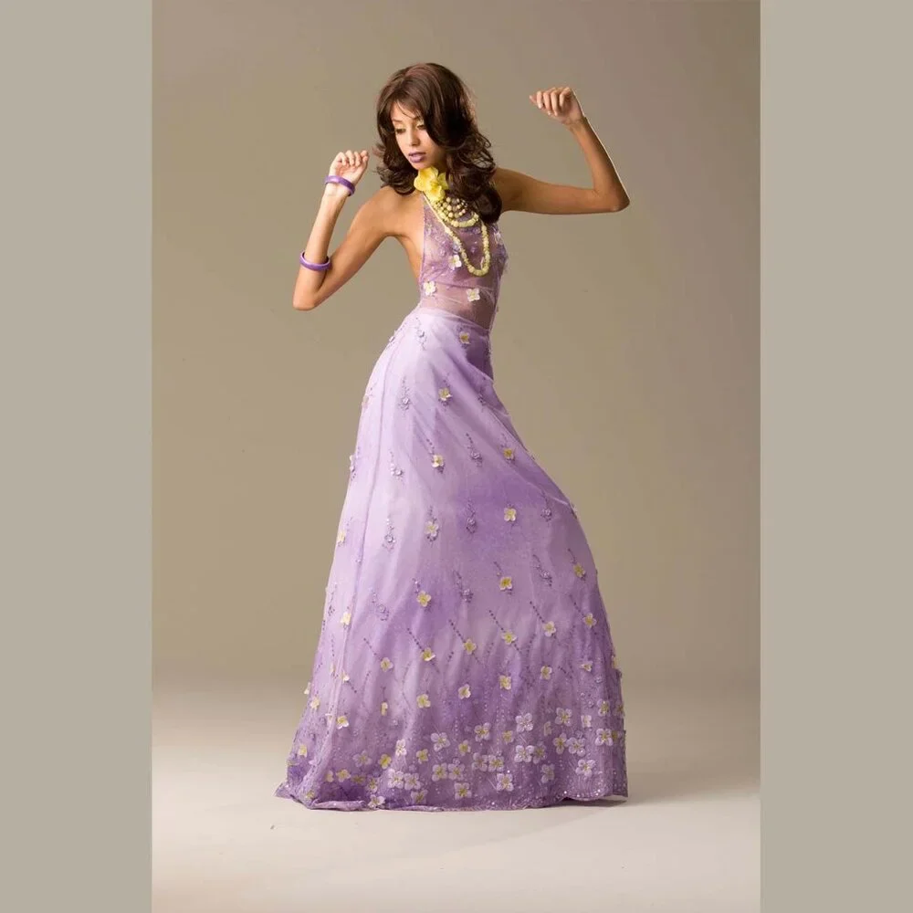 FLOOR-LENGTH LAVENDER EVENING GOWN - Picture 2 of 11